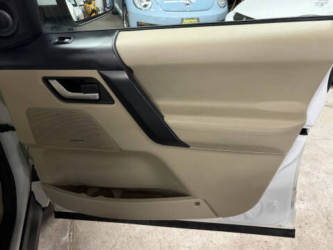 2012 Land Rover LR2 HSE LUX