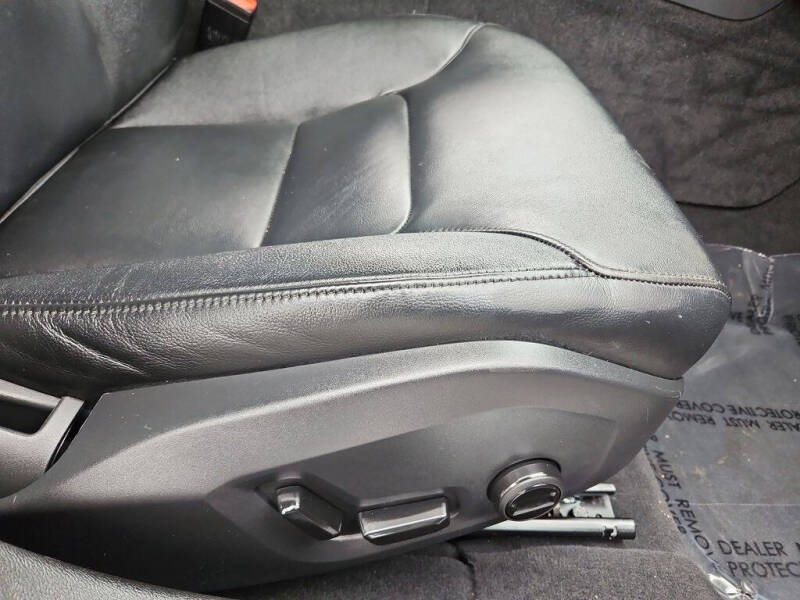 2024 Volvo S60 B5 Core Dark Theme