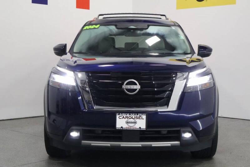 2024 Nissan Pathfinder SL