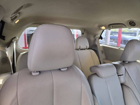 2013 Toyota Sienna XLE 8-Passenger
