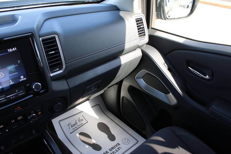 2022 Nissan Frontier SV