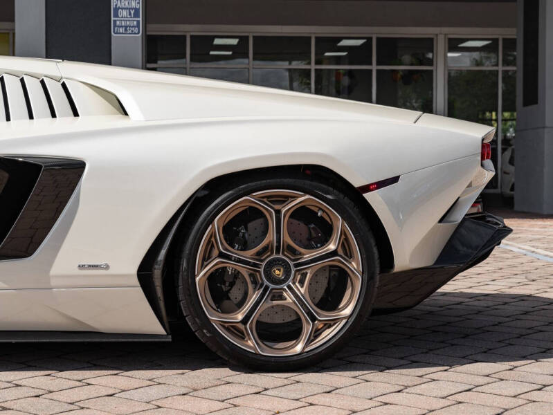 2022 Lamborghini Countach LPI 800-4
