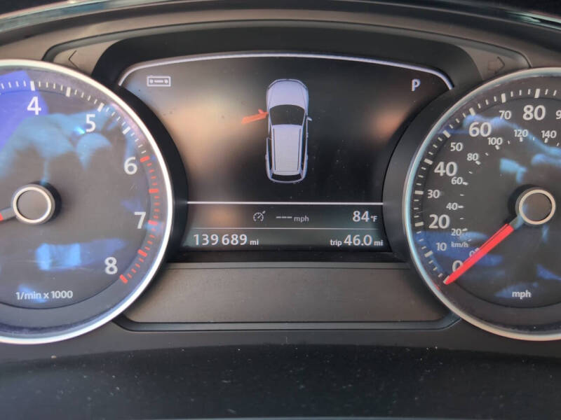 2012 Volkswagen Touareg VR6 Lux