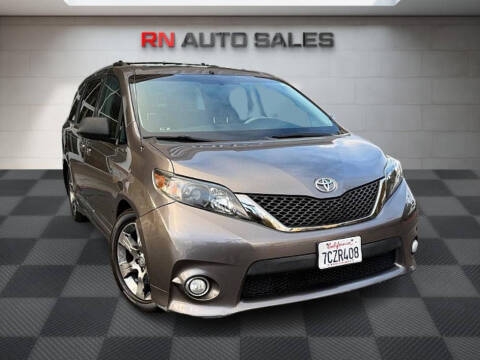 2011 Toyota Sienna SE 8-Passenger