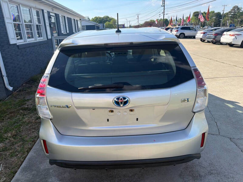 2016 Toyota Prius v
