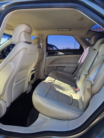 2017 Lincoln MKZ Select