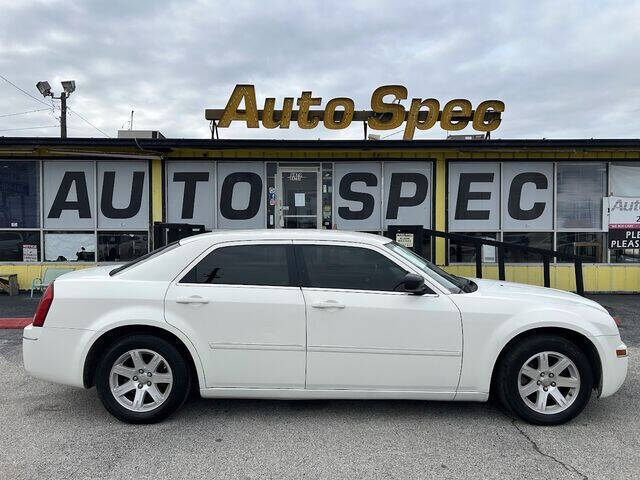 2006 Chrysler 300 for sale at AUTOSPEC Inc in Houston TX