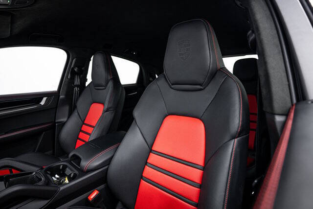 2025 Porsche Cayenne Turbo GT