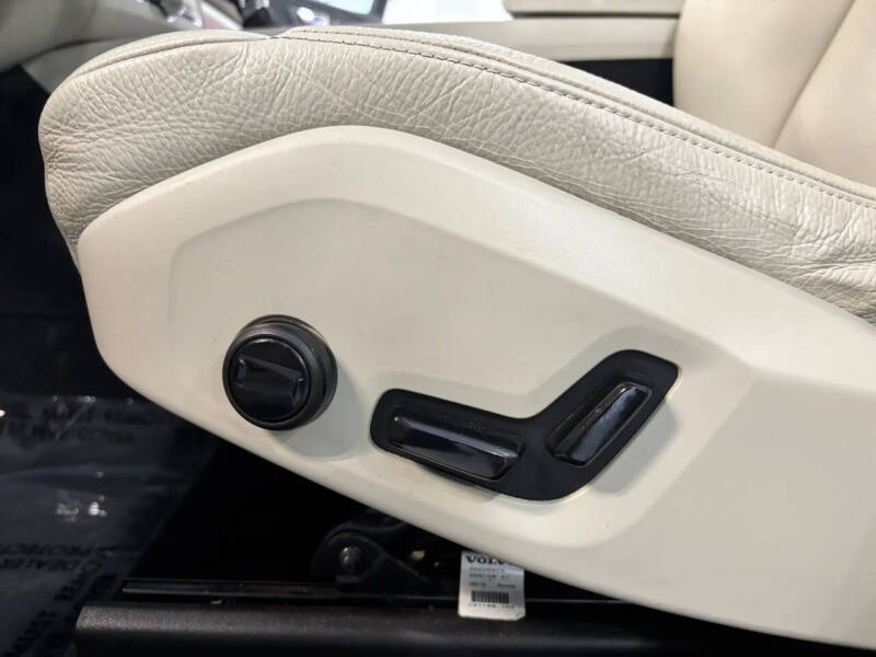 2019 Volvo XC60 T5 Momentum