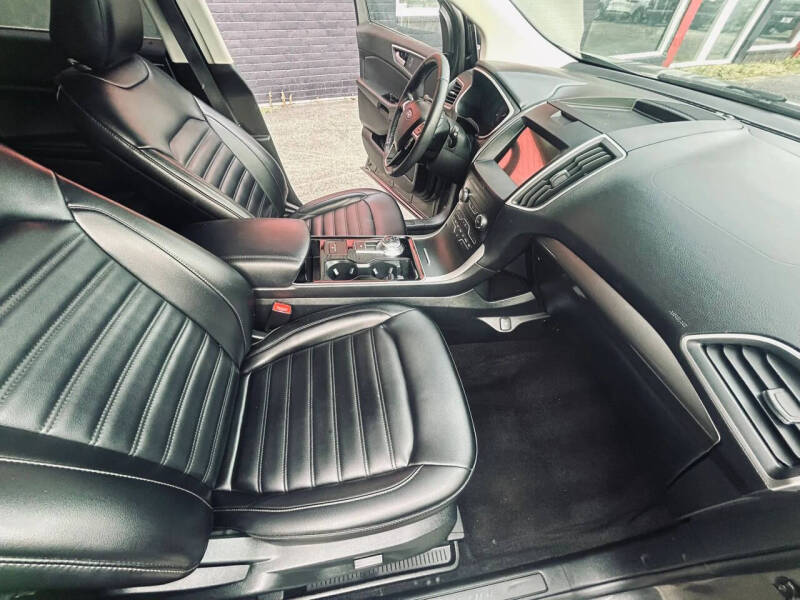 2020 Ford Edge