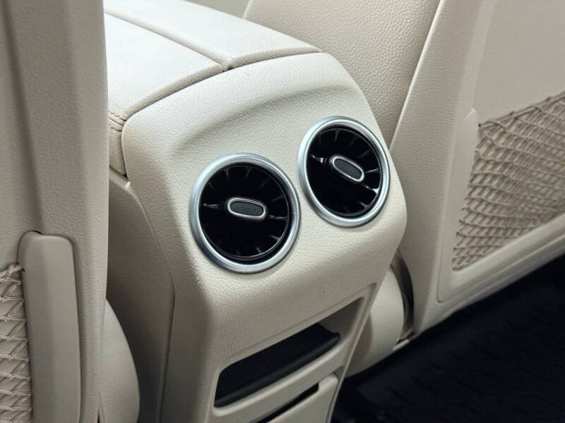 2022 Mercedes-Benz GLB GLB 250