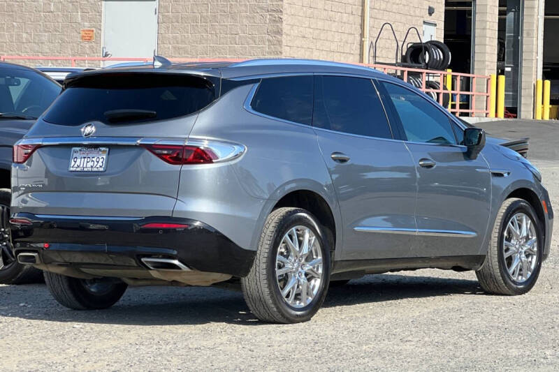 2023 Buick Enclave Premium