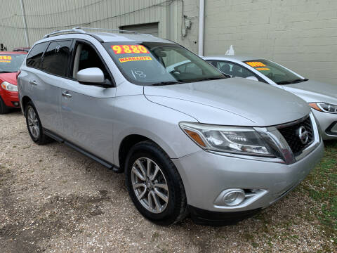 2014 Nissan Pathfinder for sale at CHEAPIE AUTO SALES INC in Metairie LA
