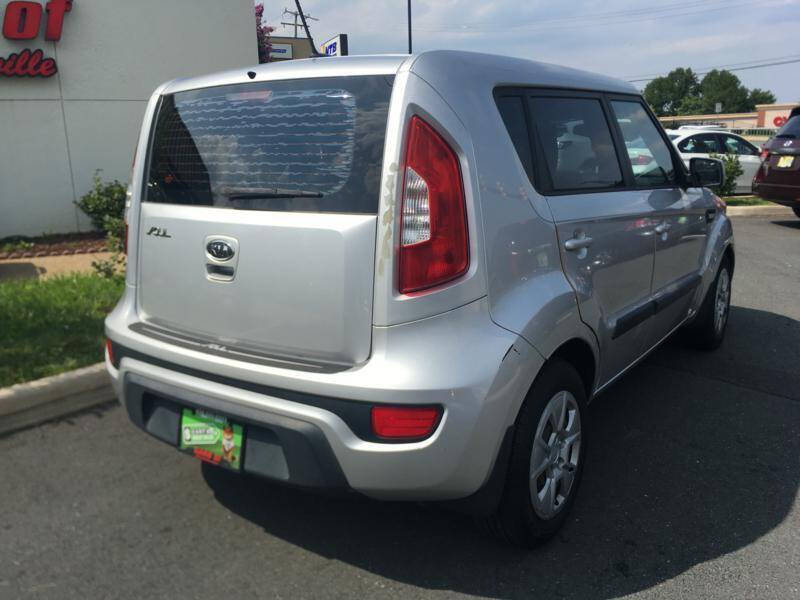 Silver 2012 Kia Soul Base 4dr Crossover 6M 2