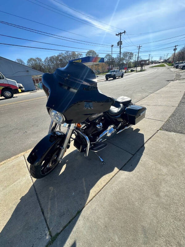 2022 Harley-Davidson Street Glide FLHX