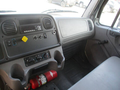 2018 Freightliner M2 106