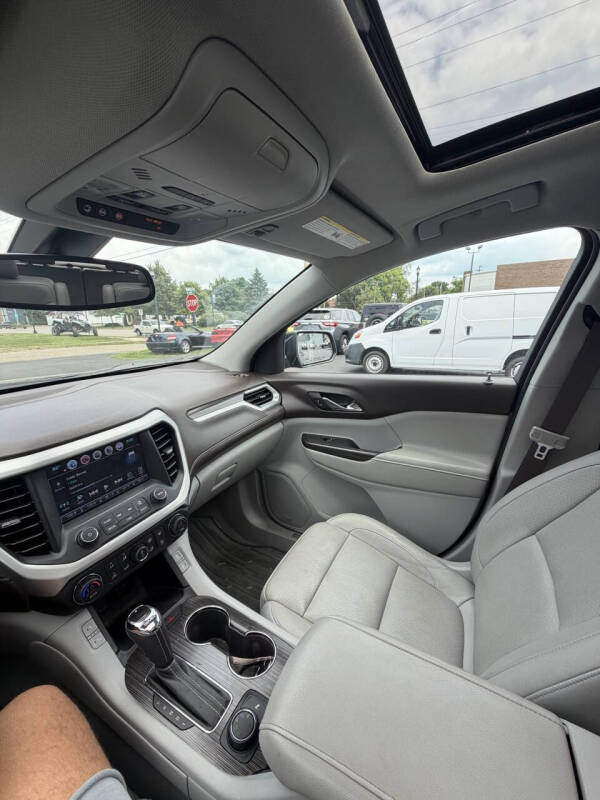 2017 GMC Acadia SLT-1