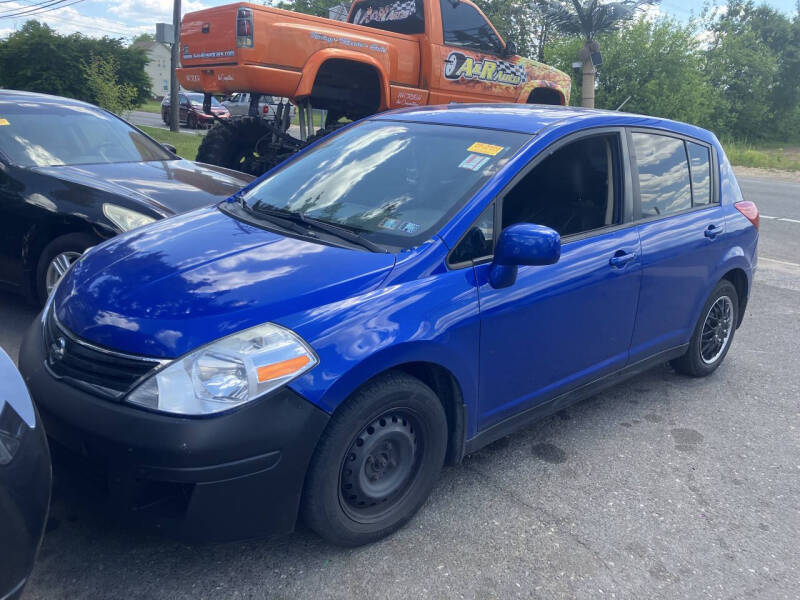 2010 Nissan Versa 1.8 S Auto's photo