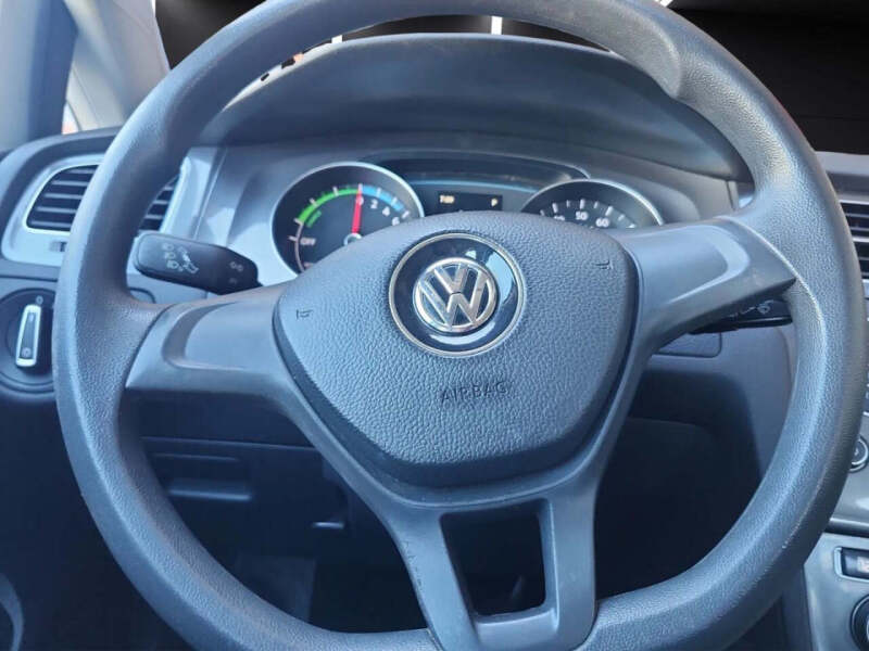 2016 Volkswagen e-Golf SE