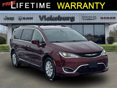 2019 Chrysler Pacifica for sale at Vicksburg Chrysler Dodge Jeep Ram in Vicksburg MI