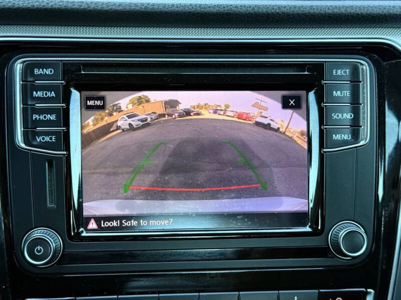 2017 Volkswagen Passat 1.8T R-Line