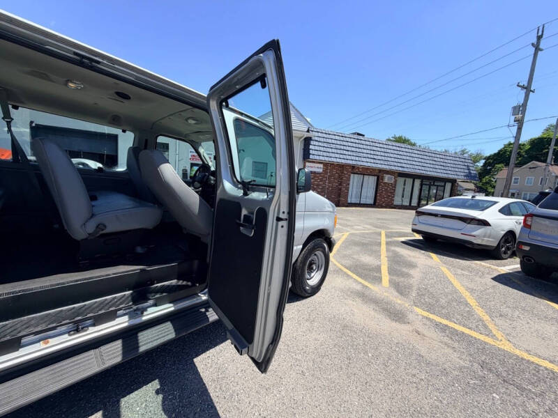 2006 Ford E-Series E-350 SD XL
