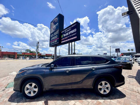 2021 Toyota Highlander LE