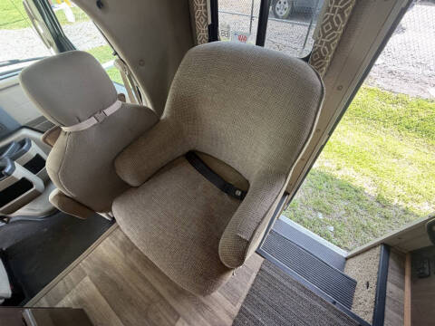 2017 Thor Motor Coach Freedom Elite