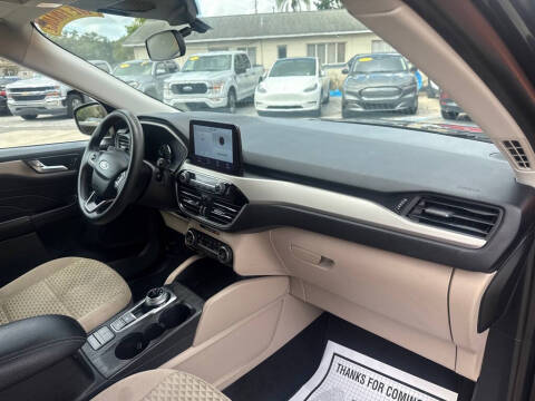 2021 Ford Escape Hybrid SE