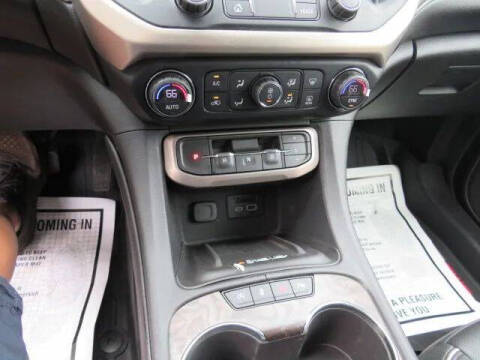 2022 GMC Acadia Denali