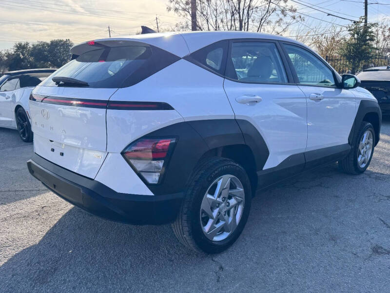 2024 Hyundai Kona SE
