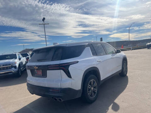 2024 Chevrolet Traverse LS