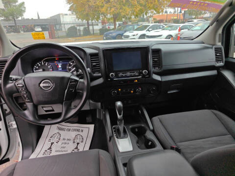 2023 Nissan Frontier S