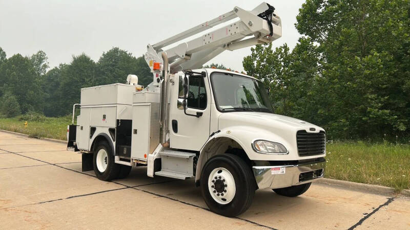 2020 Freightliner M2 106