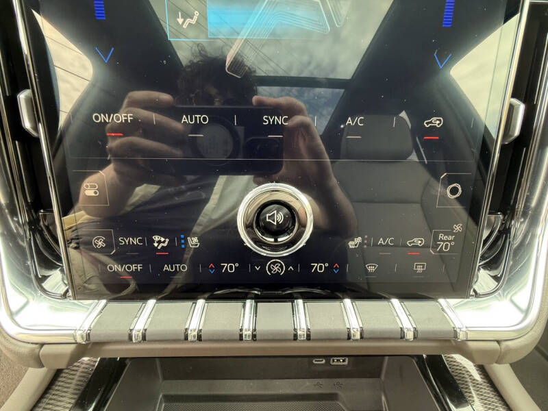 2025 GMC Yukon Elevation