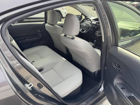 2018 Toyota Prius c Four