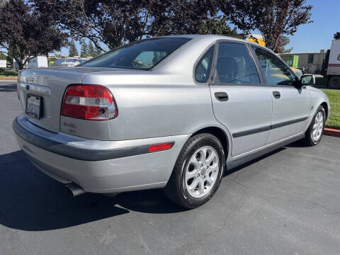 2002 Volvo S40