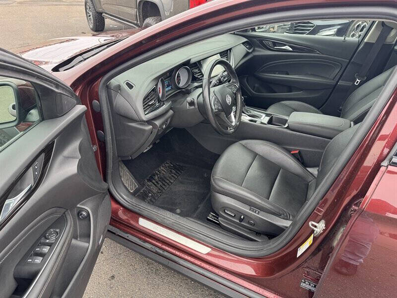 2018 Buick Regal TourX Essence