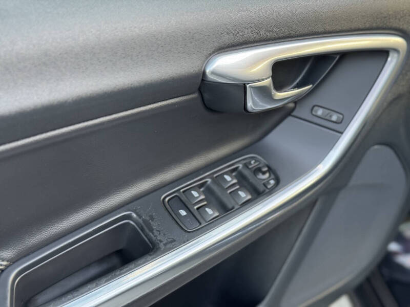 2015 Volvo V60 T5 Drive-E Premier