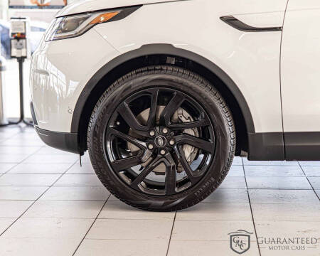 2024 Land Rover Discovery P300 S