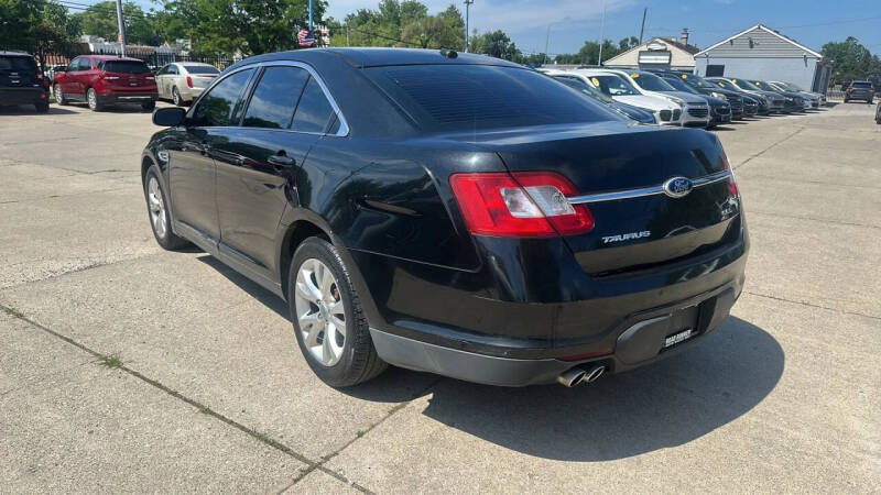 2011 Ford Taurus SEL