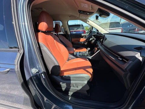 2024 Kia Carnival SX