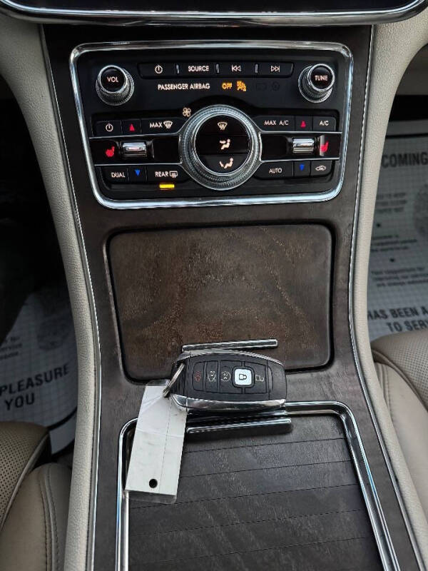 2018 Lincoln Continental Select