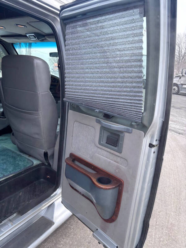2000 Ford E-Series E-150