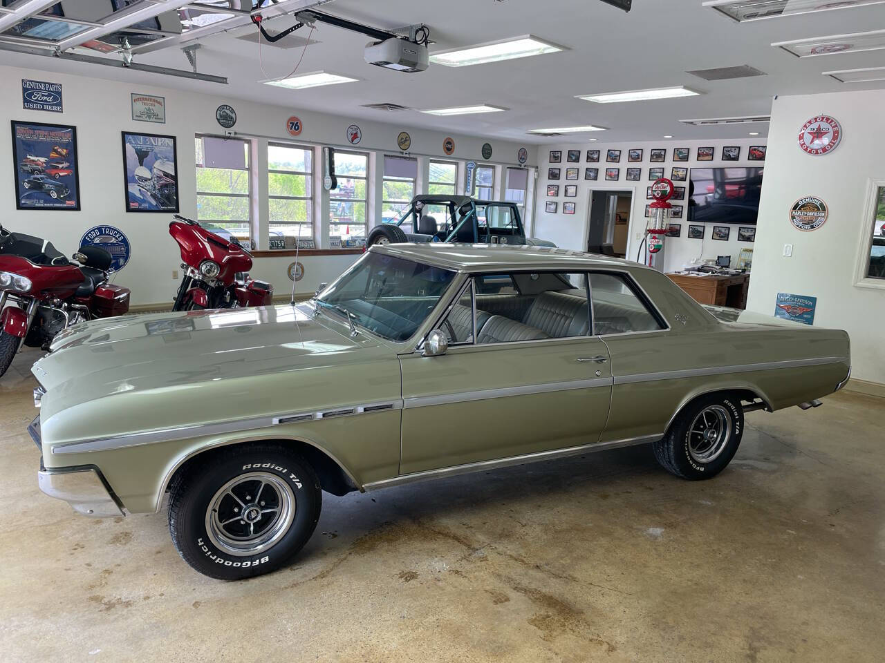 1964 Buick Skylark 4