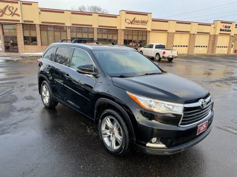 2016 Toyota Highlander for sale at ASSOCIATED SALES & LEASING in Marshfield WI