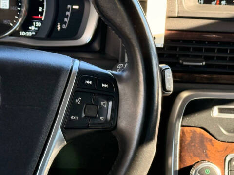 2015 Volvo XC70 T6 Platinum