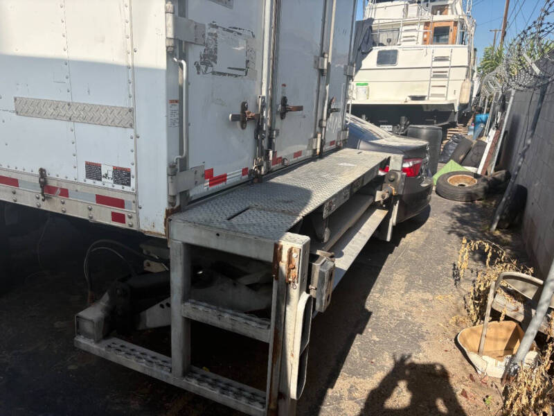 2020 Freightliner M2 106