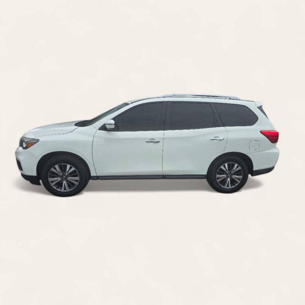2017 Nissan Pathfinder SV