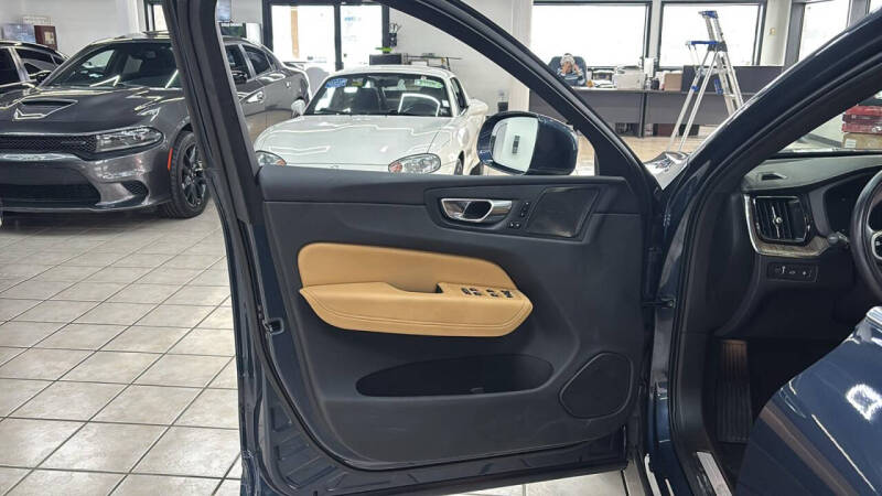 2021 Volvo XC60 Recharge T8 Inscription